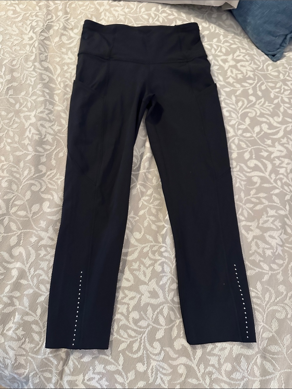 lululemon athletica Black High-Rise Fast and FreeCapri Leggings 18” with pockets